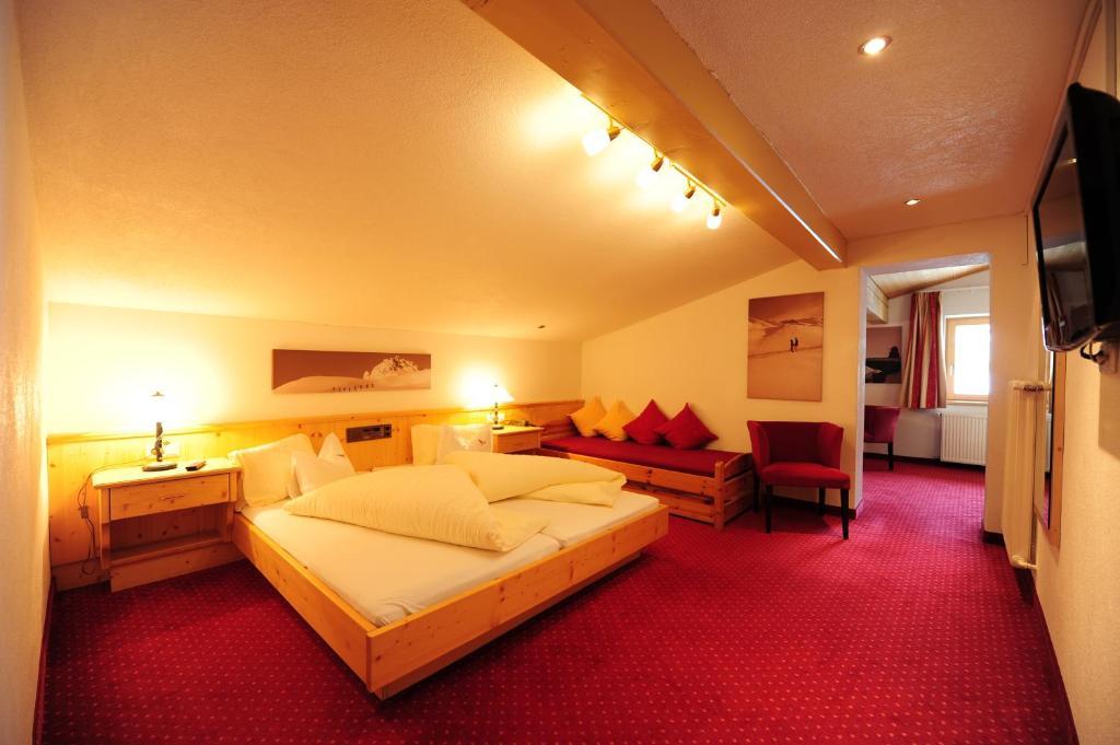 Hotel Toni Galtuer Ngoại thất bức ảnh