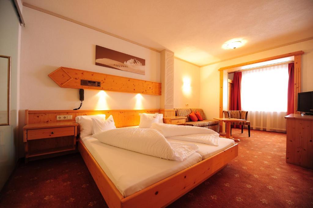 Hotel Toni Galtuer Ngoại thất bức ảnh