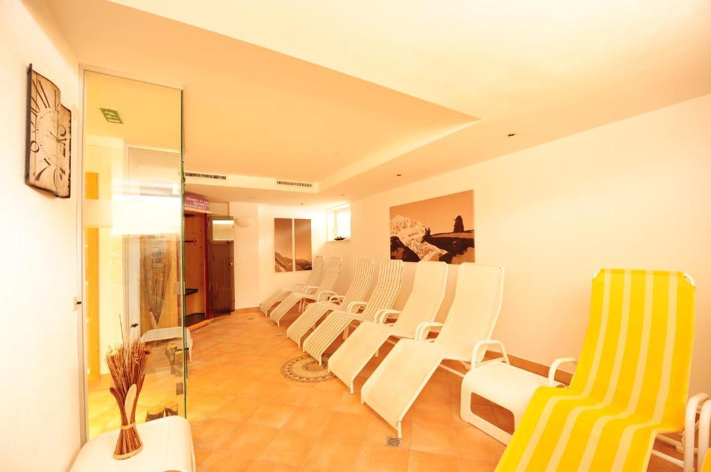 Hotel Toni Galtuer Ngoại thất bức ảnh