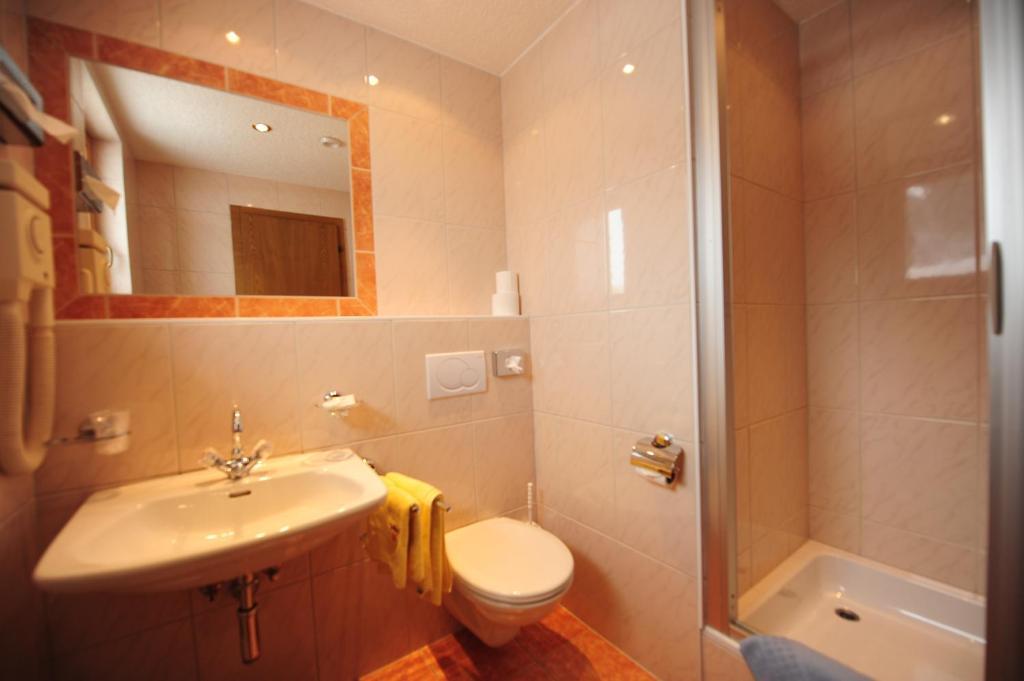 Hotel Toni Galtuer Phòng bức ảnh