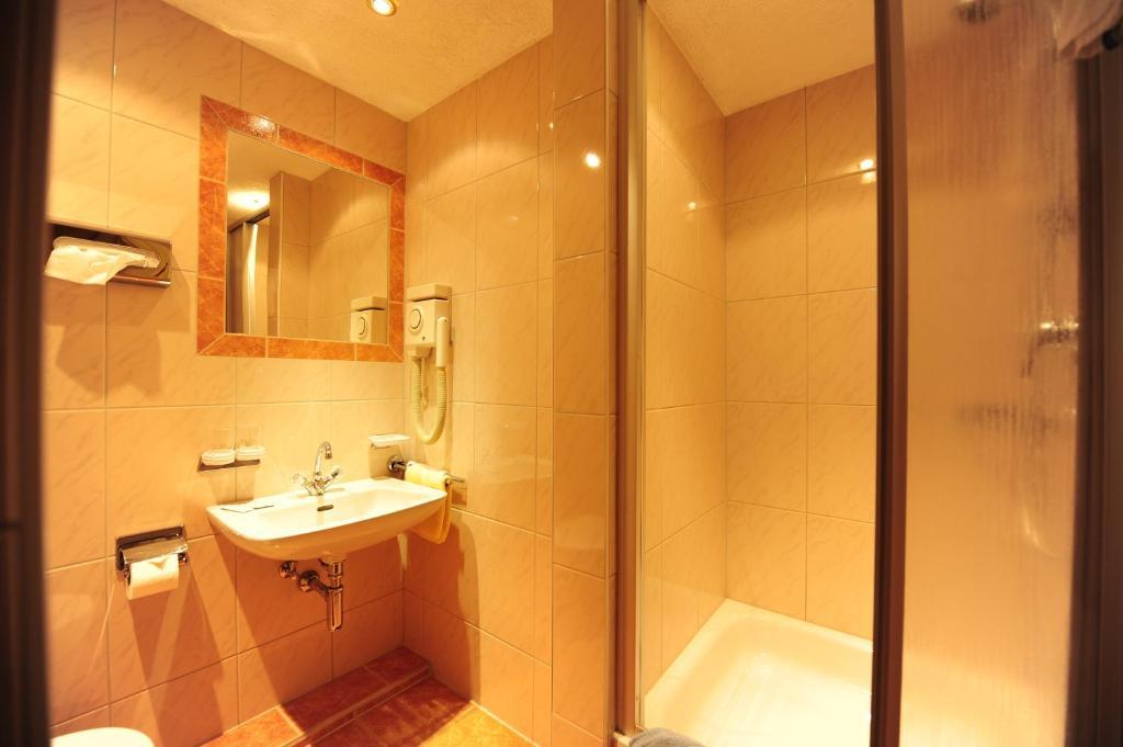 Hotel Toni Galtuer Phòng bức ảnh
