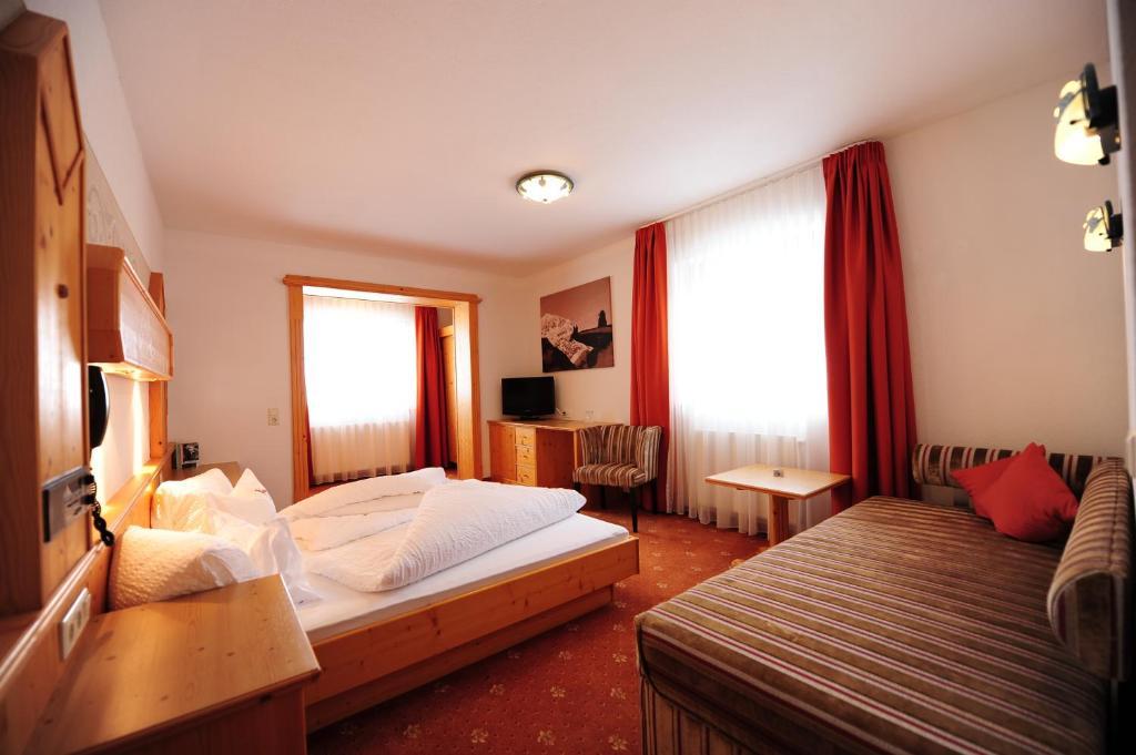 Hotel Toni Galtuer Phòng bức ảnh
