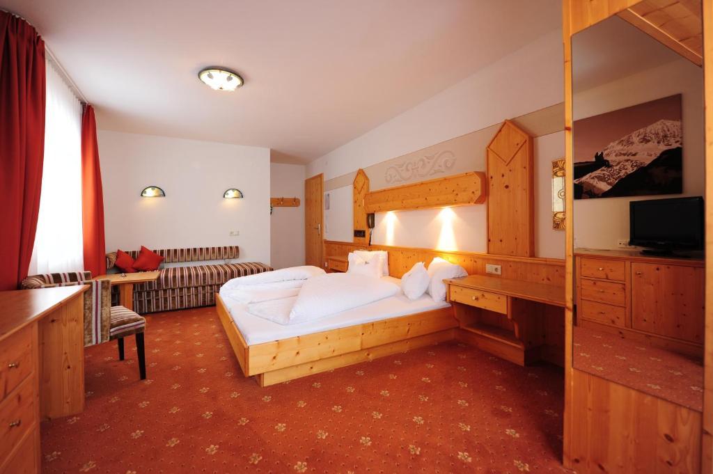 Hotel Toni Galtuer Phòng bức ảnh