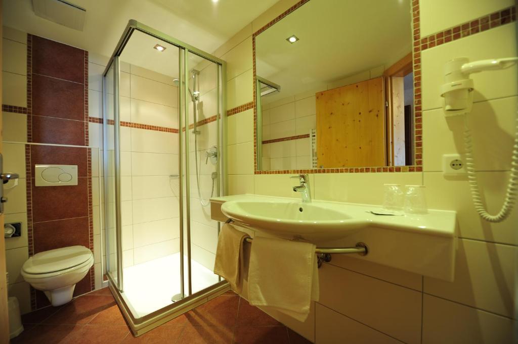 Hotel Toni Galtuer Phòng bức ảnh