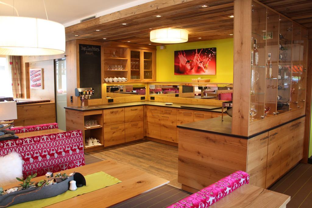 Hotel Toni Galtuer Ngoại thất bức ảnh