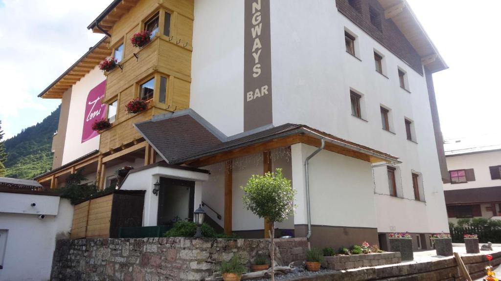 Hotel Toni Galtuer Ngoại thất bức ảnh