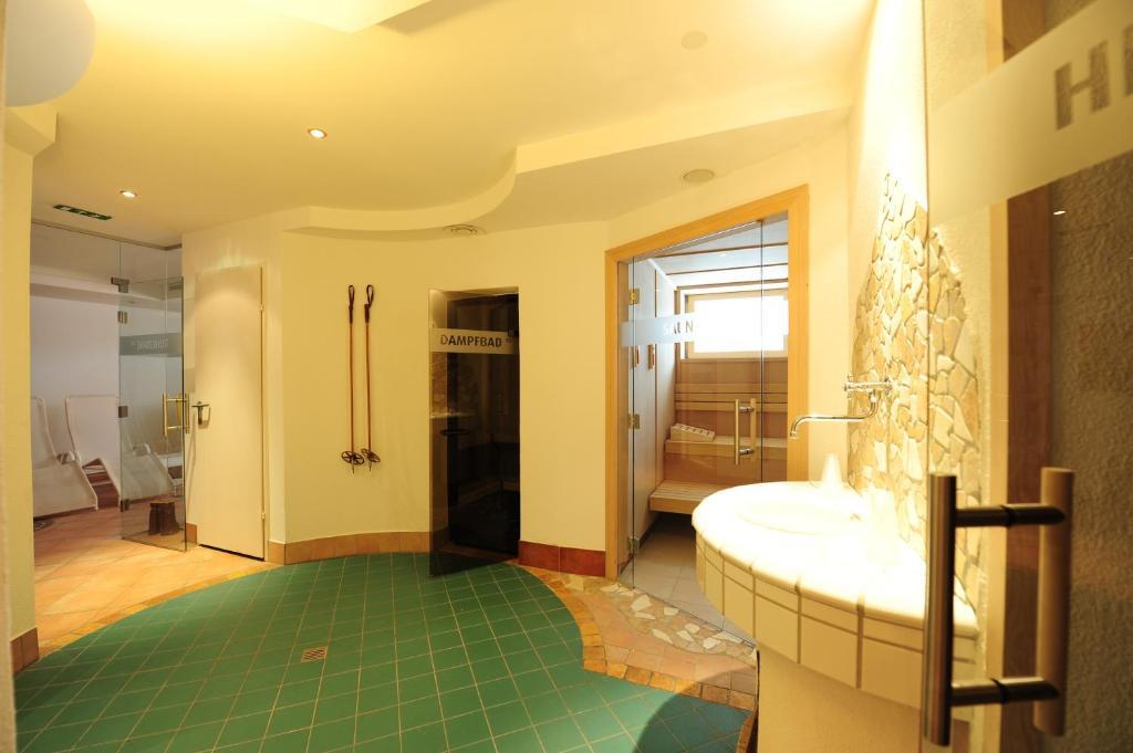 Hotel Toni Galtuer Ngoại thất bức ảnh